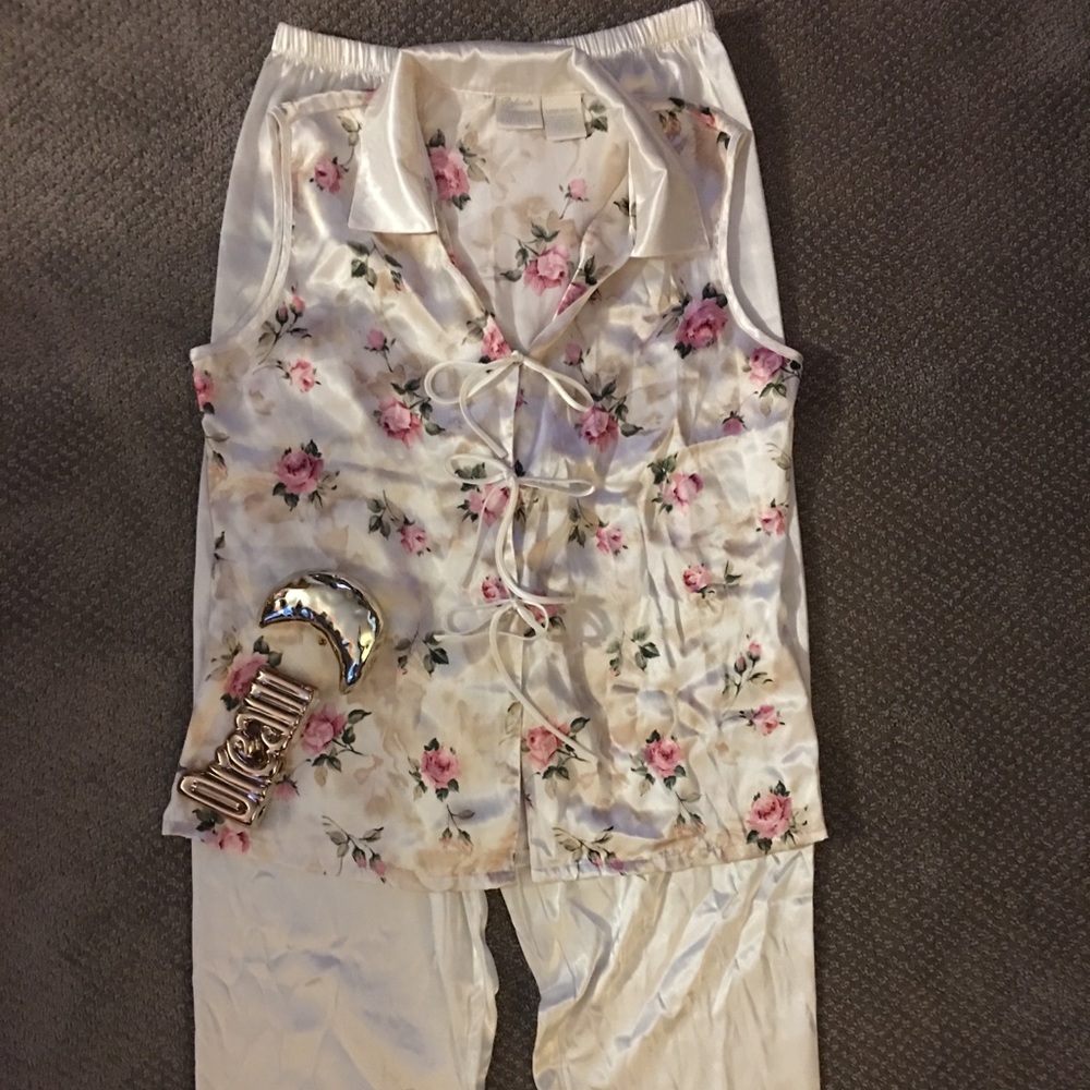 Delicate treasures pajamas set